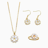 Conjunto de joyas con dije de pétalos 3D en tono dorado estilo celebridad - Blanco